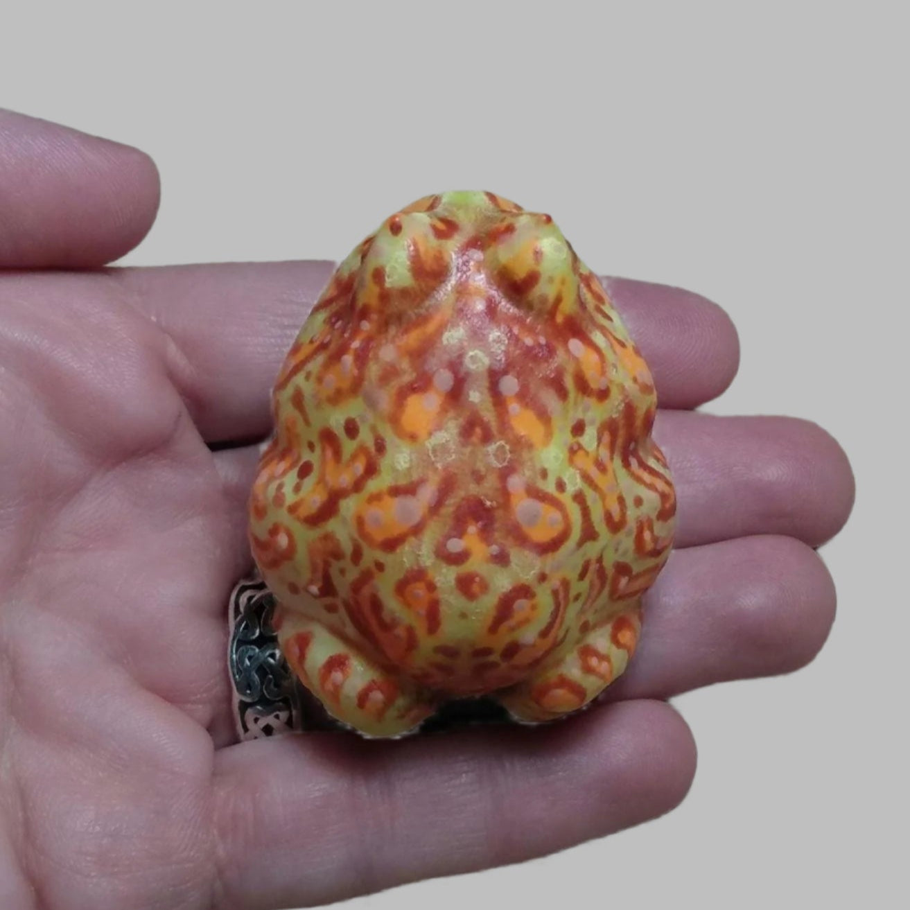SQUISHY Albino PacMan type Frog. Silicone Frog Fidget